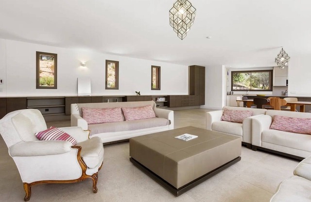 Villa 'Rez De Valeriane' with Shared Garden and Wi-Fi