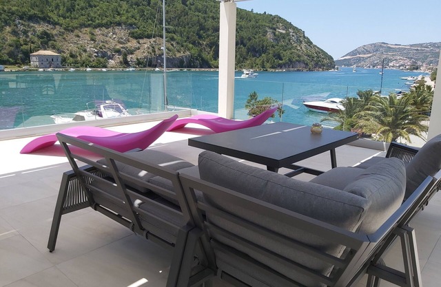 Villa Riva - Five Bedroom Villa with Terrace and Sea View