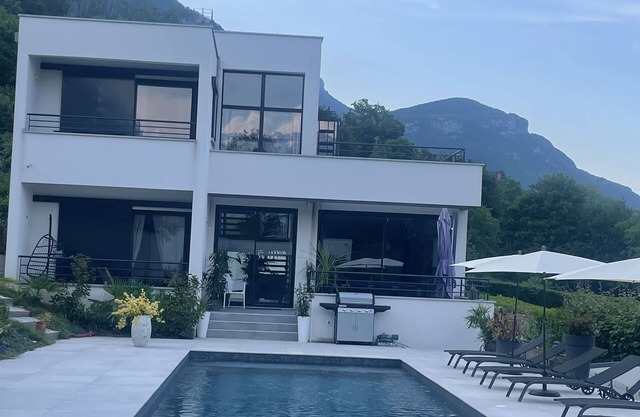 Villa Romantique Avec Piscine