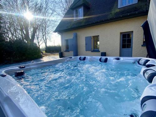 Villa spacieuse et élégante avec grand parc arboré, spa et équipements pour 14 personnes - FR-1-510-2