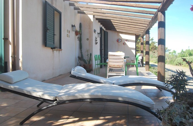 Villa surrounded by greenery, a stone's throw from the sea