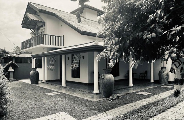 Villa V