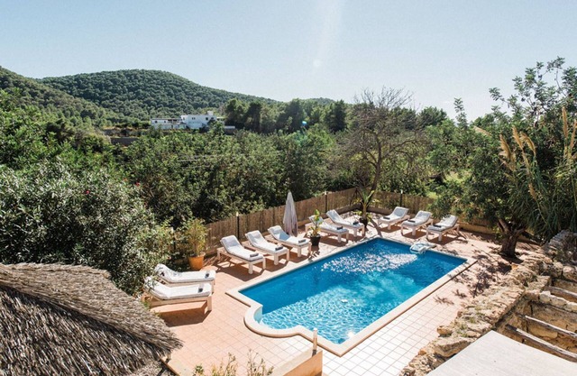 "VILLA WHITE CACTUS" DJ equipment | 5 min. to Ibiza