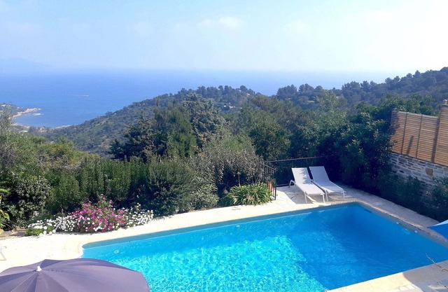 Villa with sea view in gated community