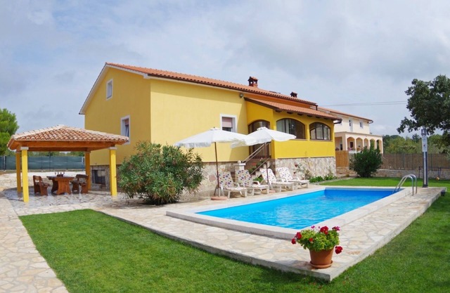 Villa With Private Pool In Village Juršići