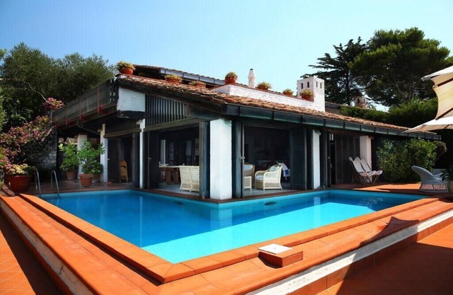 Villa with swimming pool and views of the Argentario. WiFi free