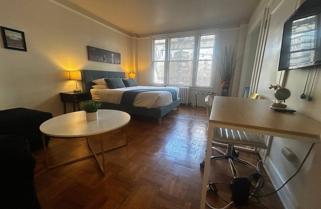 Vintage Studio in Belltown-Space Needle