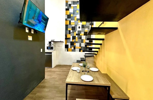 VIP 2 Bedrooms Apt at Historic Center TV Roof