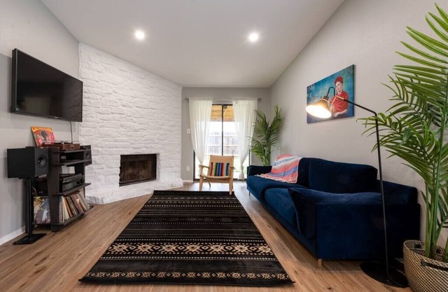 Viva La Austin! 40% Off Long Stays/Newly Renovated