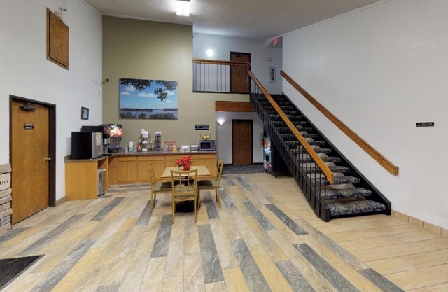 Waconia Inn and Suites