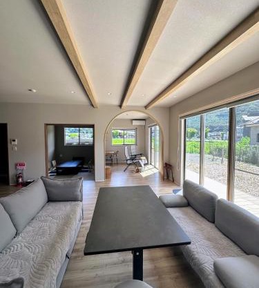 wag ur day - Spacious Villa Sleeps 10 Pet-Friendly dogs and cats Up to 7 Huge Private Dog Run