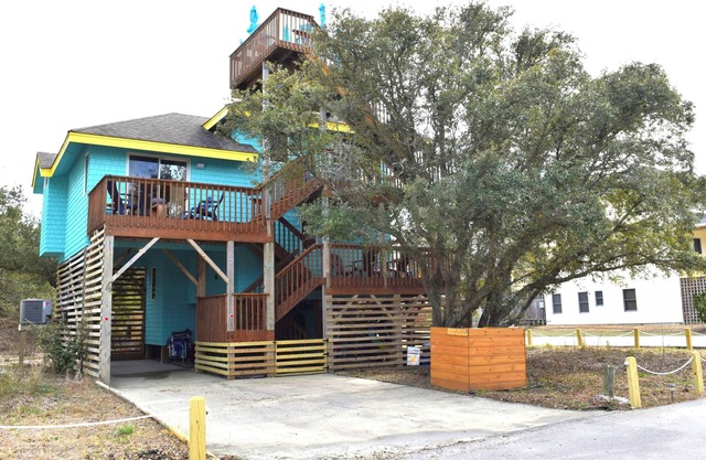 Walk to Beach, Jacuzzi, Treetop Deck, Outdoor Bath, Love Pets!