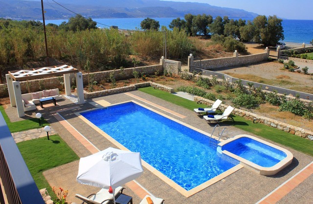 Walk to beach! Luxury and Serenity, Seaside Home