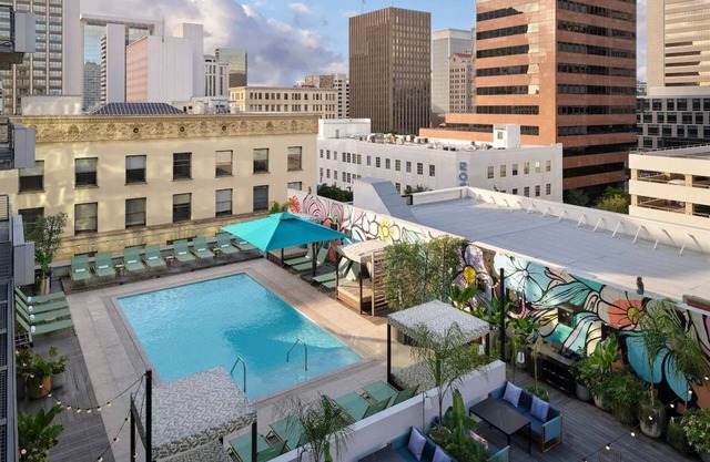 Walk to Gaslamp Quarter + Rooftop Pool & Dining
