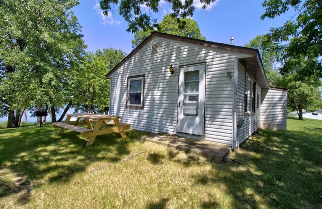 Walleye Cabin | Spitzer Lakefront | Minnesota | Legacy Lakeside Resort