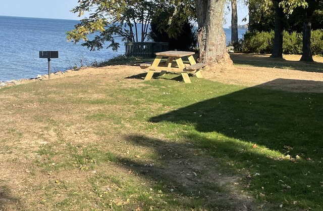 Warm and Cozy Home on Lake Ontario