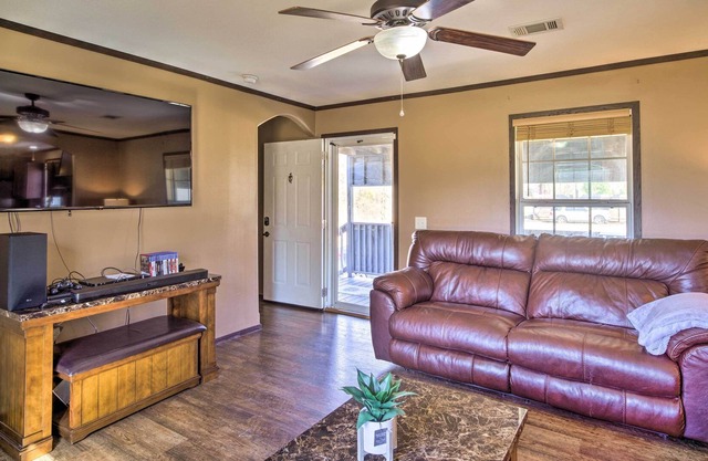 Warm + Inviting Denham Springs Home w/ Deck!