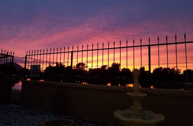Waterfront - Camelback Mountain Views, Golf Course views, Pet Friendly, Family Friendly.