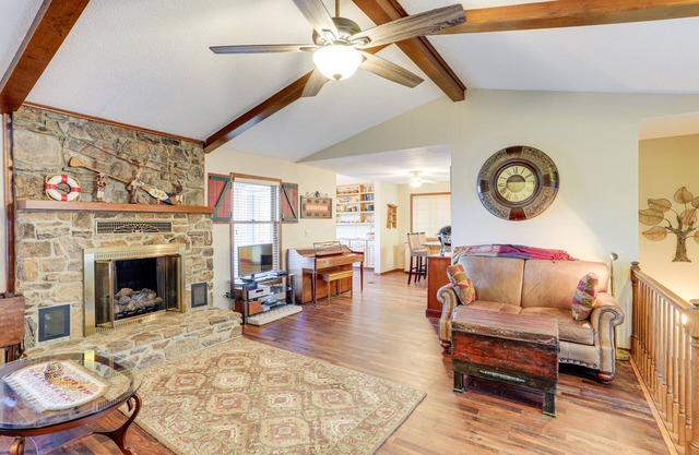 Waterfront Cherokee Village Home w/Private Dock!