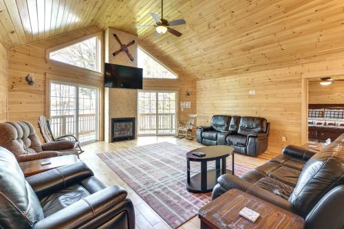 Waterfront Davis Pond Cabin with Dock and Kayaks!