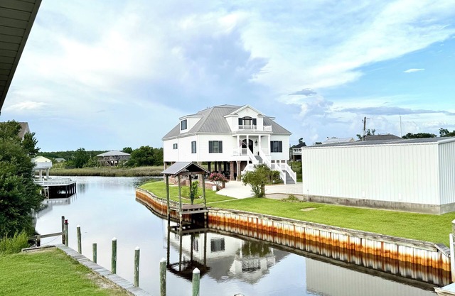 Waterfront Escape~5Mins to Casino & Beach~Free Parking