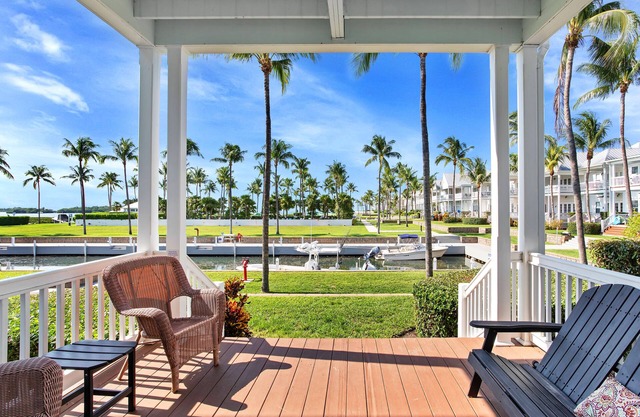 Waterfront luxury Villa (21) with sunset views and boat slip