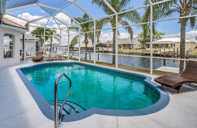 Waterfront Oasis W/Private Pool, Dock, Fast WiFi & Ideal Location - Dogs OK