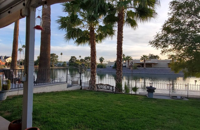 Waterfront - Pet Friendly Home - ON The Lake-Multi-Month Discounts