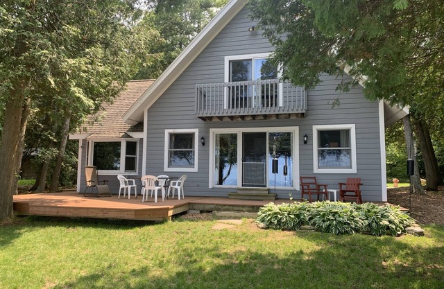 Waterfront vacation home on Garrett Bay with private dock (summer season)