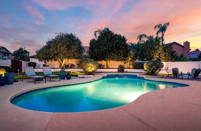 Welcome to Cactus Relactus! A Desert Paradise!Golf, Spring Training, Heated pool