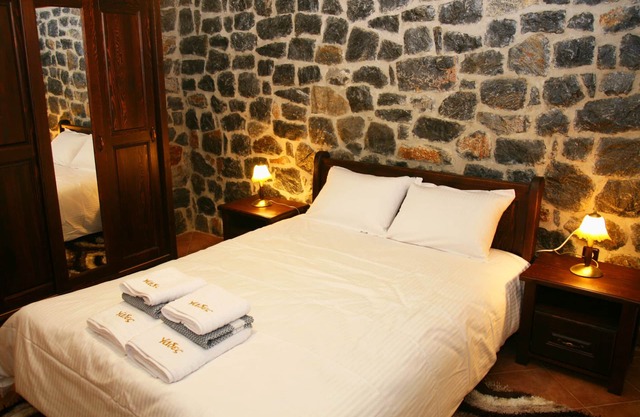 Welcome to Guesthouse Yades, Quad Studio!