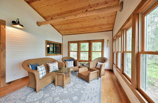 Welcome to Your Lakeside Escape at Sunsets on Sunfish