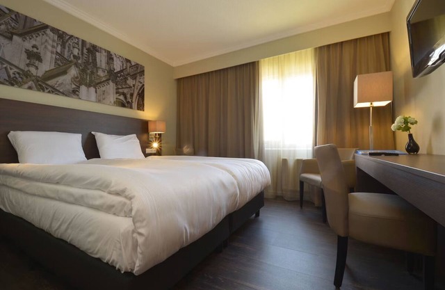Wellness Retreat Near National Parks & City Landmarks! Onsite Dining!
