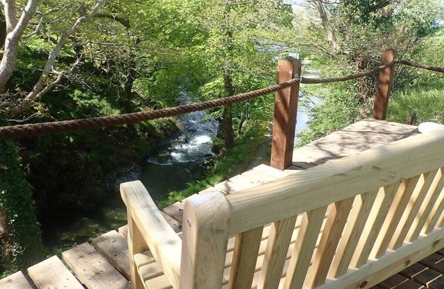 Welsh Countryside Retreat - Felin Crewi Cottages