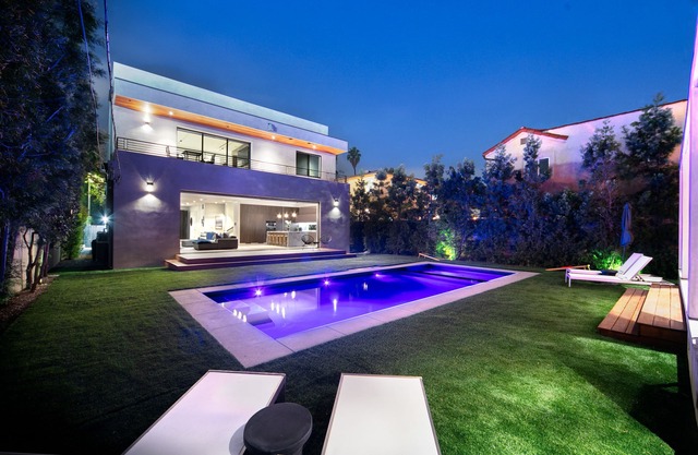 West Hollywood 5 BR Villa; Pool, Hot Tub, Rooftop Patio, Free Parking, Central