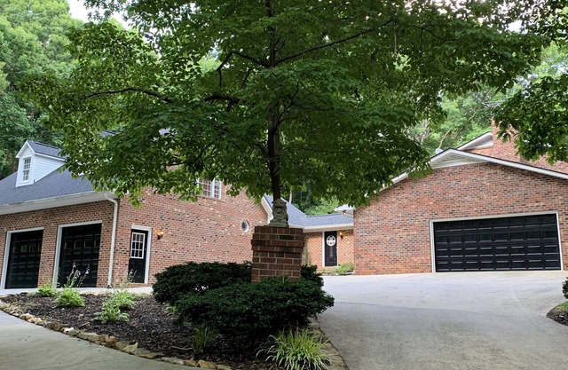 What If Randleman, NC En Suite Room in Private Home close to NC Zoo & the Triad!