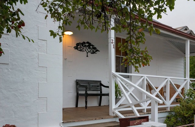 White Corner Cottage - quality heritage Rylstone home