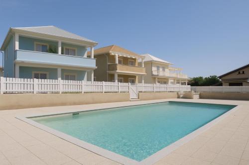 White, Villetta with pool
