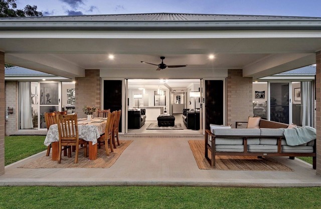 Wine Down Manor - Large and Stunning 5 Bedroom Home in the Hunter Valley