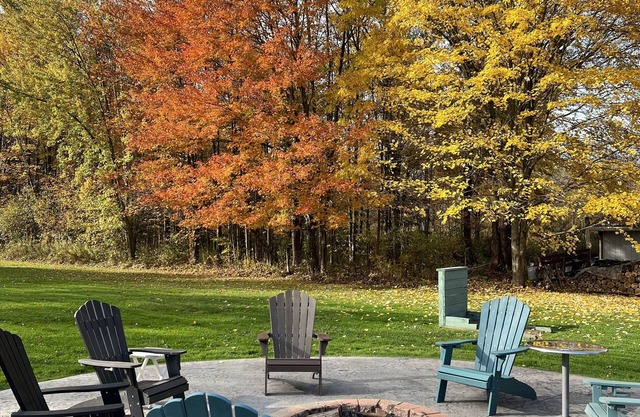 Wine Hop -Inn …Relax In The Heart Of Ohio's Wine Country
