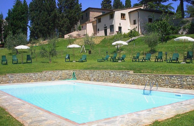 Winery, holiday complex in Montespertoli with A/C, Wi-Fi, swimming pool. P6