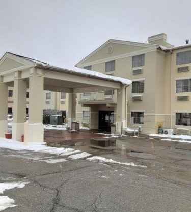 Wingate by Wyndham Pittsburgh West Mifflin