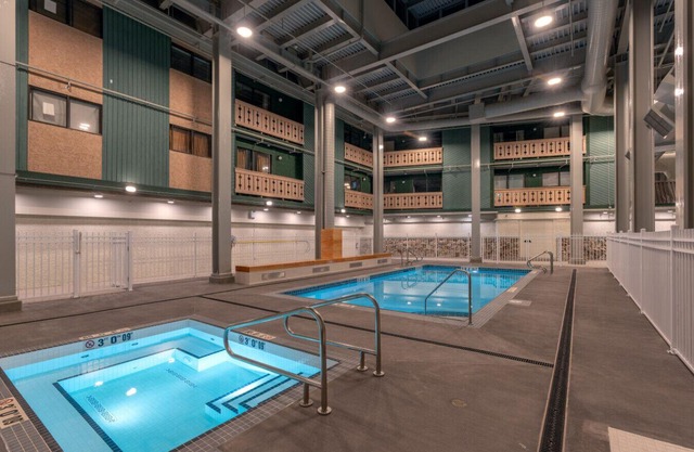 Winter Escape On Perfection, Ski In/Out, Pool and Hot Tub