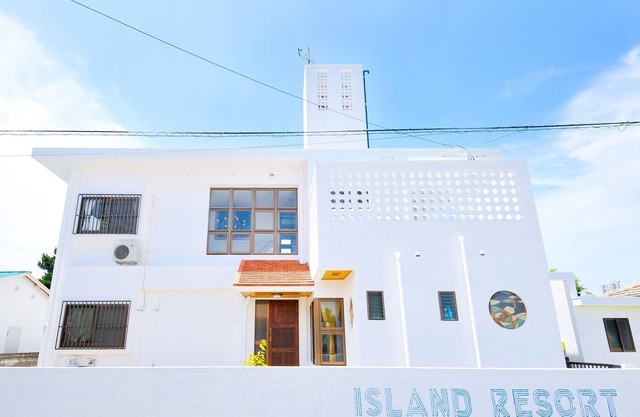 Within 1 minute walk to the beach.Island, Hamahigajima where we can go by car.Shall we travel to live on the island where God lives?