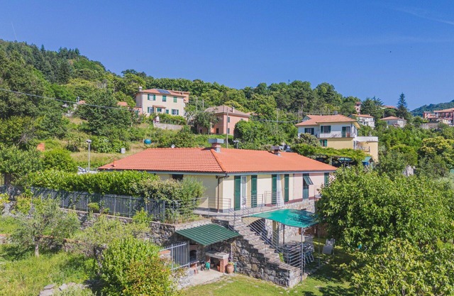 Wonderful villa for 8 guests with WIFI, TV, terrace, pets allowed and parking
