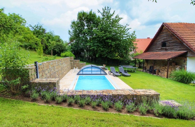 Wonderful private villa for 5 people with WIFI, A/C, private pool, TV, terrace and parking