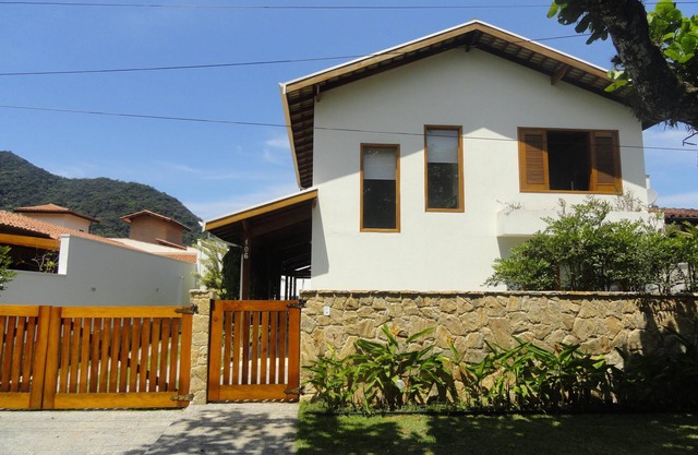 WONDERFUL HOUSE WITH 4 SUITES + 1 MASTER SUITE WITH POOL, 80M FROM LÁZARO BEACH