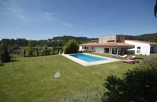 Wonderful Ponte De Lima Villa | 6 Bedrooms | Casa Alberto | Private Pool & Gym.