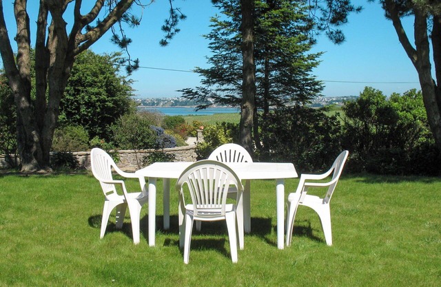 Wonderful private villa for 4 people with WIFI, TV, terrace, pets allowed and parking