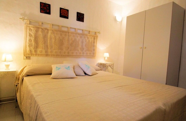 Wonderful private villa for 6 guests with WIFI, A/C, TV, terrace, pets allowed and parking